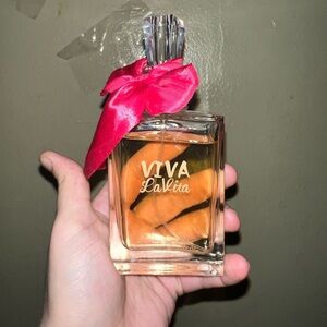 Viva la Vita Perfume